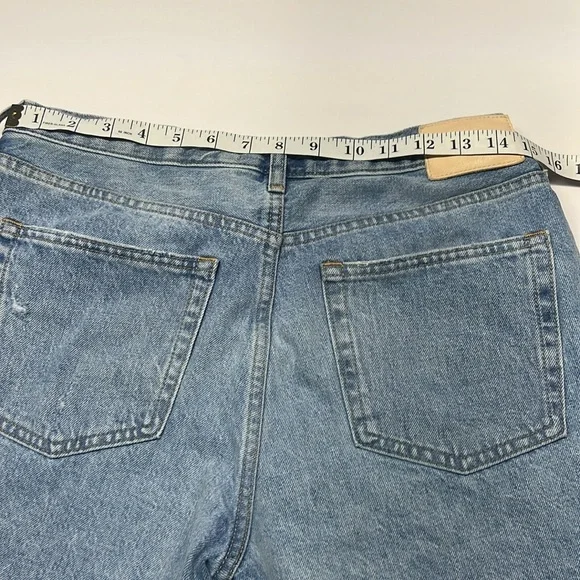 Everlane Woman’s High Rise Distressed Denim Mom Shorts Size 28 - Picture 7 of 10